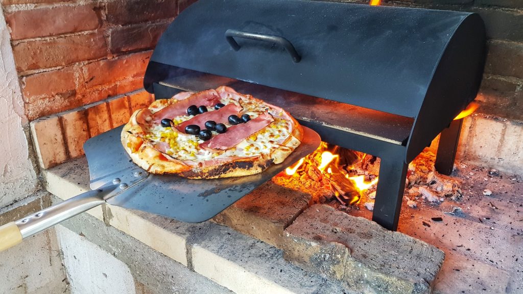 Adding a Pizza Oven to Your Outdoor Kitchen
