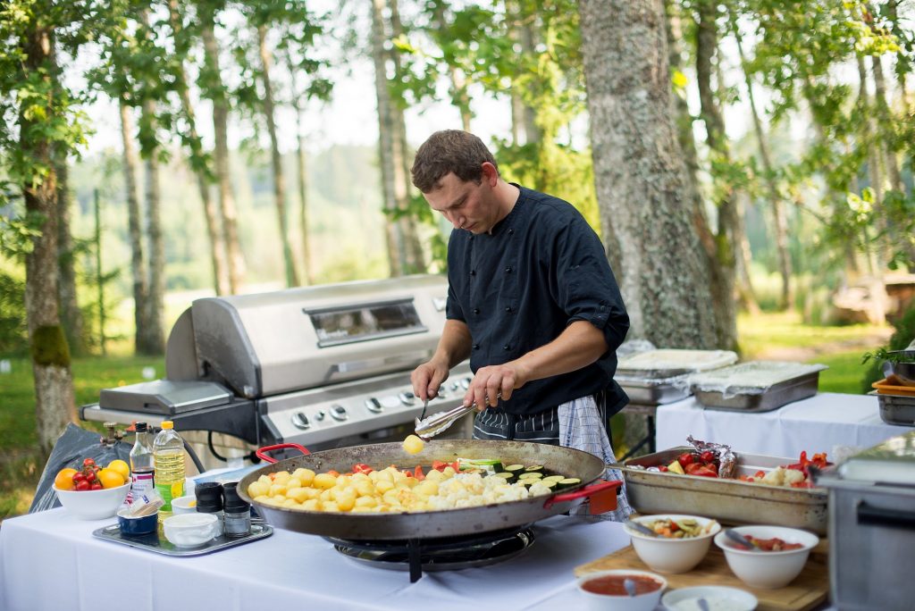 The Best Outdoor Kitchen Appliances for Every Budget